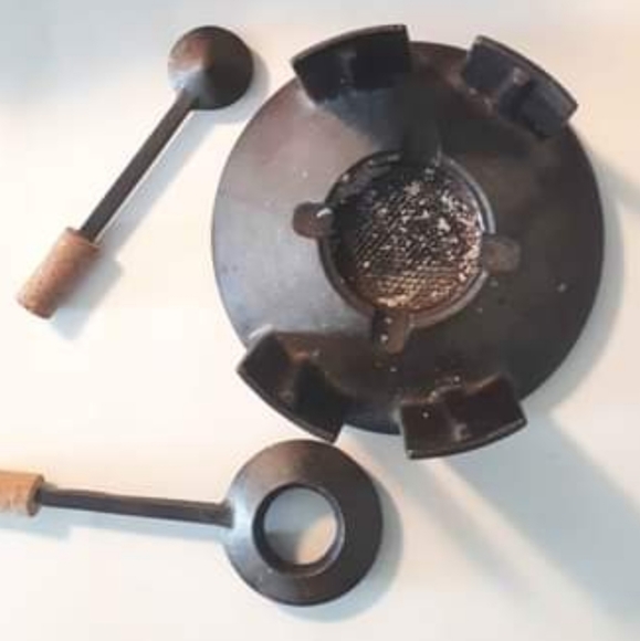 🎈Host Pick🎈IKEA | Cast Iron Fondue Set - Picture 2 of 9